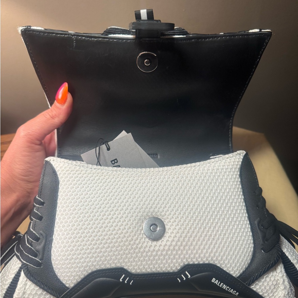 RARE Balenciaga Sneakerhead Top Handle Bag. - Picture 5 of 7